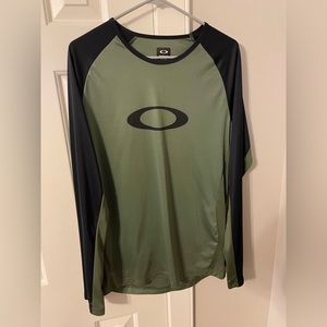 Oakley MTB shirt, size Large